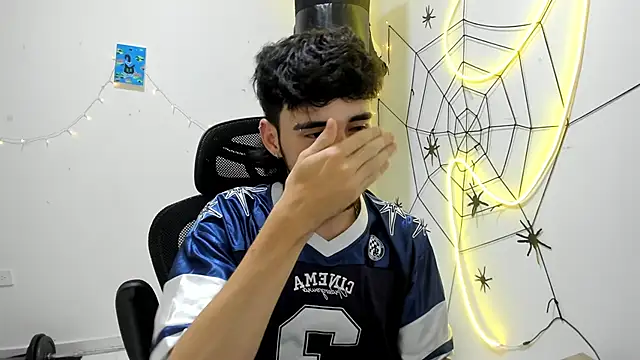 DmitriSanders online show from January 14, 2026, 2:28 am