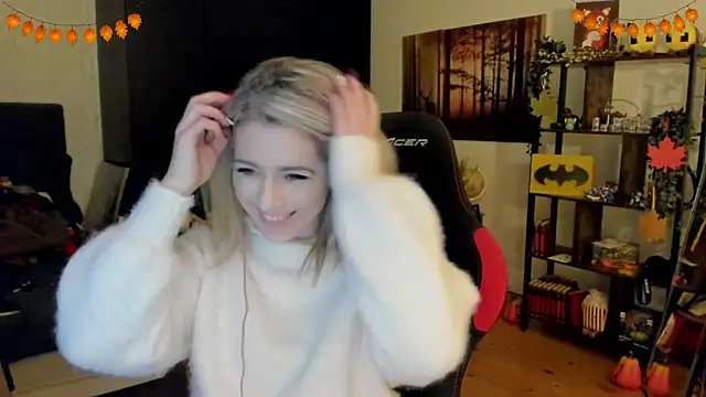 Lisaonthemoon online show from November 21, 2025, 10:52 pm