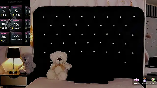 OliviaShaw23 online show from September 26, 2025, 8:24 pm