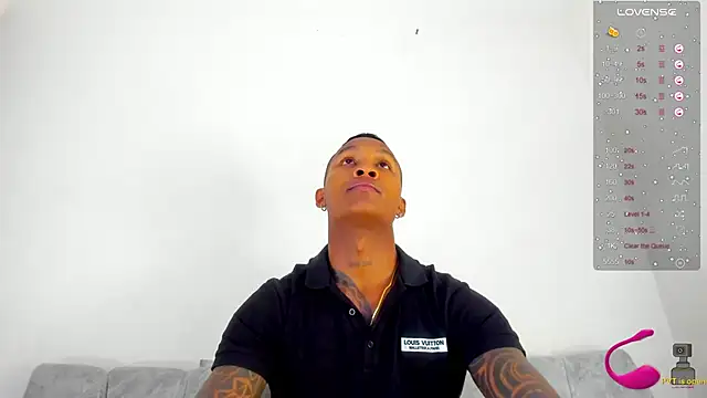 esteveen ortegas  online show from February 21, 2025, 7:01 am