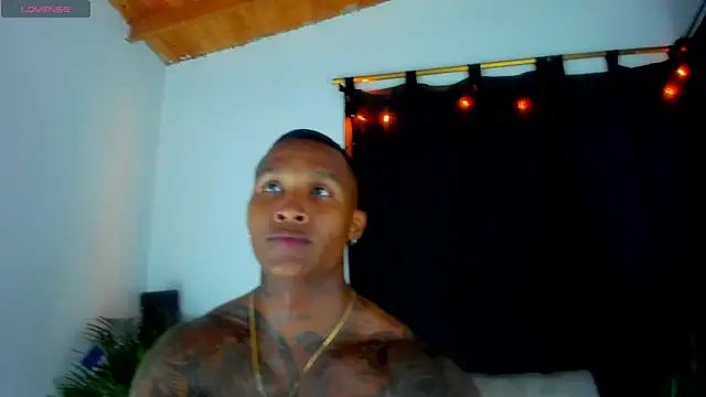 esteveen ortegas  online show from September 18, 2025, 7:32 am