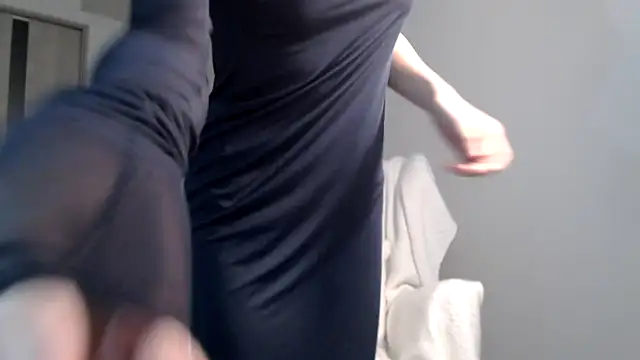 Lily 0000 online show from December 22, 2024, 8:25 pm