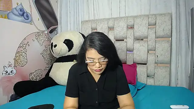 KEYRA-MILLER- online show from November 18, 2025, 2:28 am