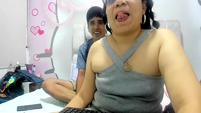 Snapshot of KEYRA-MILLER- chatting on May 14, 2026, 1:56 am KEYRA-MILLER- online show from May 14, 2026, 1:56 am