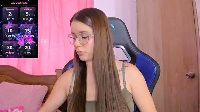 ParisShayk online show from September 12, 2025, 5:57 pm