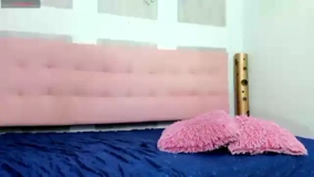 Cloeandtyfanny online show from November 11, 2025, 8:20 pm