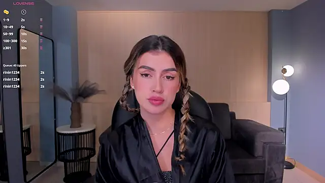 PaulinaSantos  online show from March 16, 2025, 1:38 am