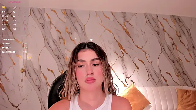 PaulinaSantos  online show from March 19, 2025, 1:43 am