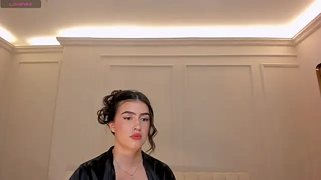 Snapshot of PaulinaSantos_ chatting on June 24, 2026, 7:24 pm PaulinaSantos online show from June 24, 2026, 7:24 pm