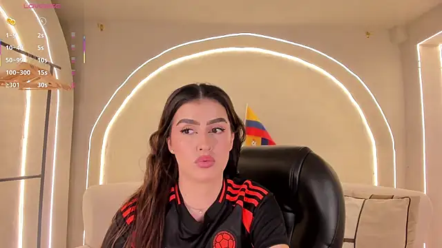 Snapshot of PaulinaSantos_ chatting on July 7, 2026, 7:29 pm PaulinaSantos online show from July 7, 2026, 7:29 pm