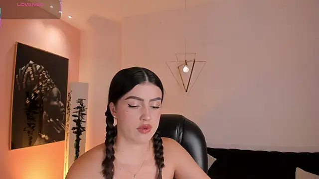 Snapshot of PaulinaSantos_ chatting on July 10, 2026, 7:49 pm PaulinaSantos online show from July 10, 2026, 7:49 pm