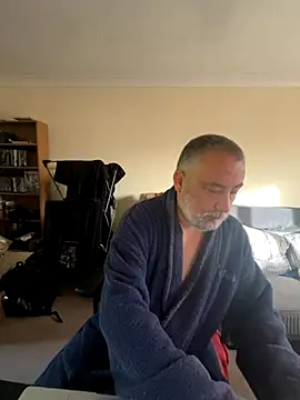 LondonTeffy online show from November 13, 2025, 10:14 am