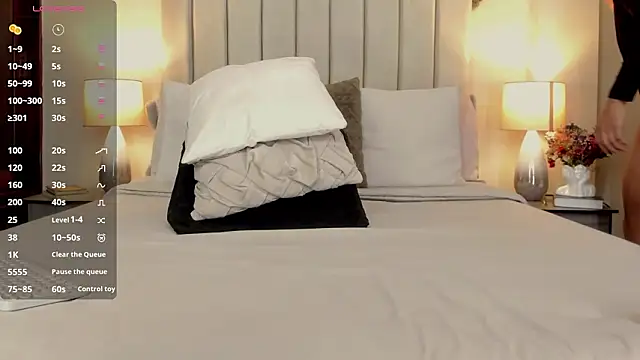 romina-brunette online show from March 14, 2026, 5:29 pm