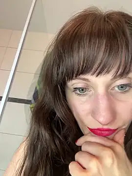 victoirenextdoor online show from February 6, 2025, 8:56 pm