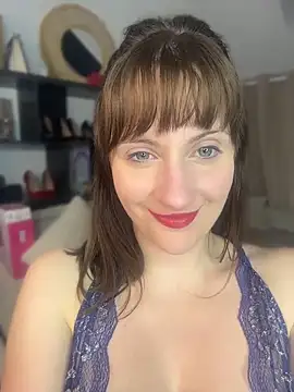 victoirenextdoor online show from April 9, 2026, 7:41 pm