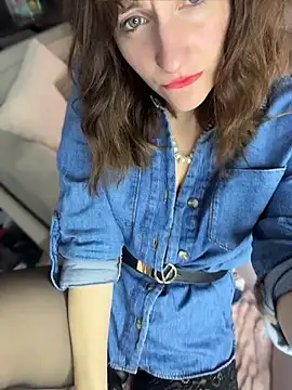 victoirenextdoor online show from April 12, 2026, 3:50 pm