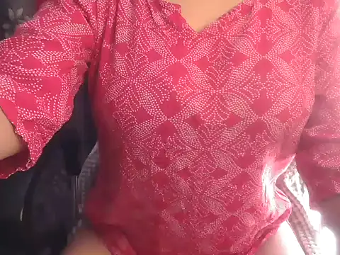 Snapshot of Cute_Rosyy chatting on June 16, 2026, 10:18 am Cute Rosyy online show from June 16, 2026, 10:18 am