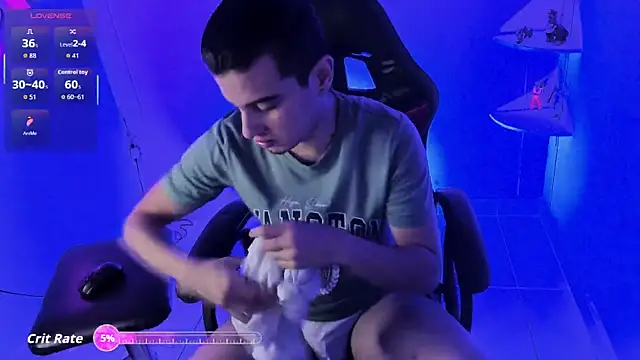 Maximo   online show from October 30, 2025, 9:04 pm