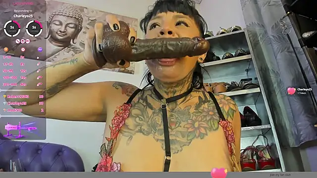 SaraMartins00 online show from May 18, 2026, 7:41 pm