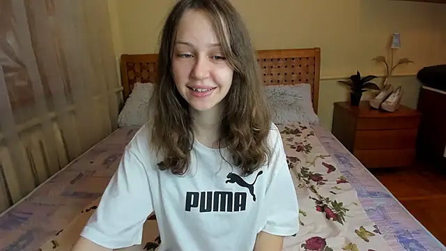 Snapshot of AfinaCutie chatting on October 21, 2025, 1:01 pm AfinaCutie online show from October 21, 2025, 1:01 pm