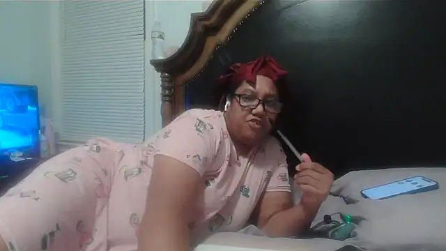 ebonyred online show from October 16, 2025, 2:23 am