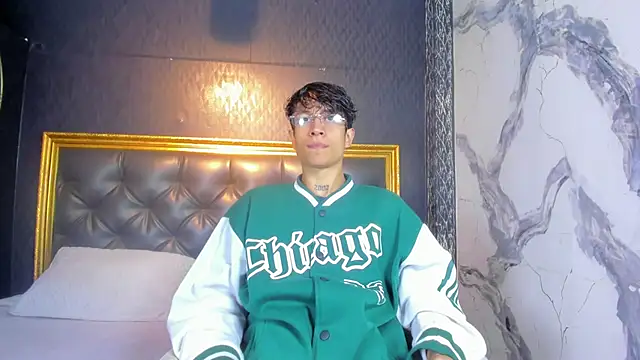 AgarEvans online show from October 31, 2025, 2:34 am