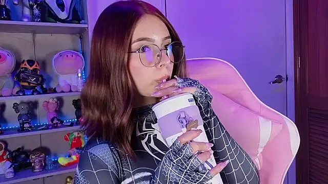 EmilyMiller  online show from November 1, 2025, 9:17 pm