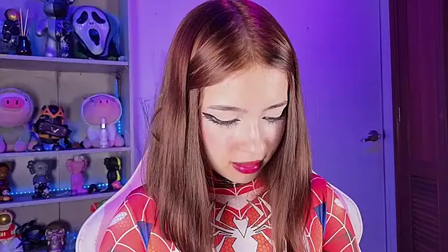 EmilyMiller  online show from November 5, 2025, 4:18 pm