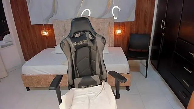 mia 18v online show from February 4, 2026, 8:03 pm