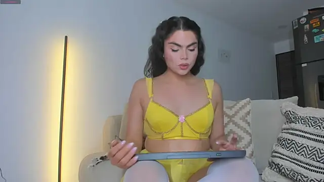 Snapshot of cheryl_blossom69 chatting on April 15, 2026, 12:39 am cheryl blossom69 online show from April 15, 2026, 12:39 am