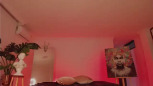 Taylor  foxxx online show from January 29, 2025, 4:26 am