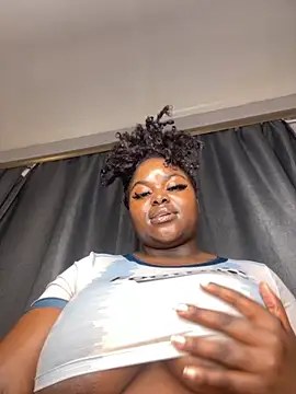 Honeycoco0211 online show from October 10, 2025, 8:19 pm