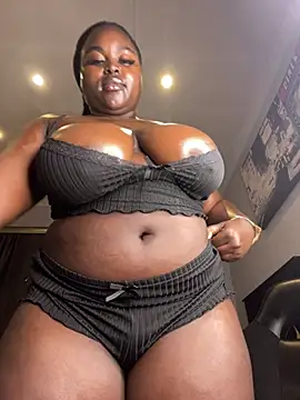Snapshot of Honeycoco0211 chatting on June 2, 2026, 8:33 pm Honeycoco0211 online show from June 2, 2026, 8:33 pm