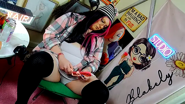 Snapshot of Blakelytgirl chatting on April 17, 2026, 2:53 pm Blakelytgirl online show from April 17, 2026, 2:53 pm