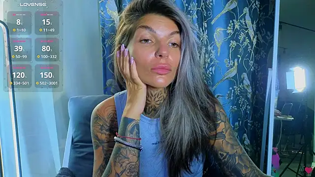 tattooedBabyy online show from October 31, 2025, 7:31 am
