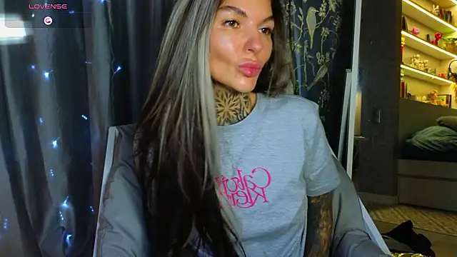 tattooedBabyy online show from January 11, 2026, 11:26 am