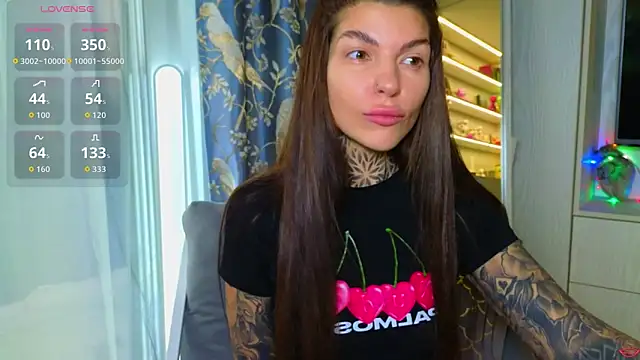 tattooedBabyy online show from April 4, 2026, 10:13 am