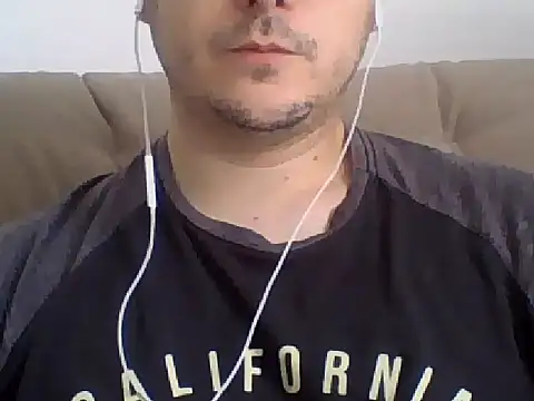 Snapshot of ShiitakeBR chatting on December 9, 2024, 7:07 pm ShiitakeBR online show from December 9, 2024, 7:07 pm