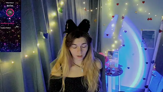 Snapshot of Sweet_me_ chatting on February 19, 2025, 7:05 pm Sweet me online show from February 19, 2025, 7:05 pm