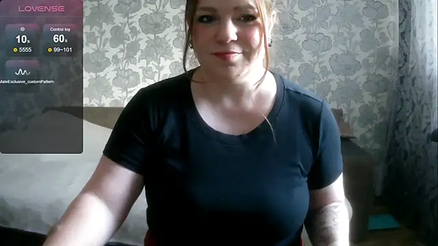 Snapshot of Sabrina_Poison chatting on June 16, 2026, 2:47 am Sabrina Poison online show from June 16, 2026, 2:47 am