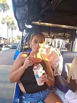 Snapshot of Dixiefaye_Pika chatting on November 20, 2025, 9:36 pm Dixiefaye Pika online show from November 20, 2025, 9:36 pm