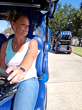 Snapshot of Dixiefaye_Pika chatting on November 24, 2025, 5:12 pm Dixiefaye Pika online show from November 24, 2025, 5:12 pm