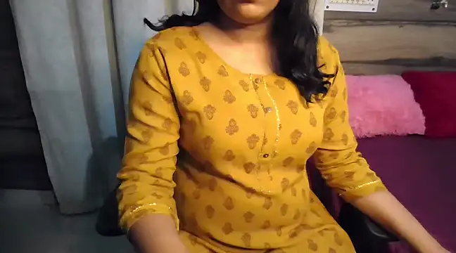 Snapshot of Trezza chatting on December 7, 2024, 6:37 pm Trezza online show from December 7, 2024, 6:37 pm