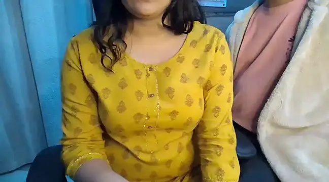 Snapshot of Trezza chatting on December 7, 2024, 9:44 pm Trezza online show from December 7, 2024, 9:44 pm