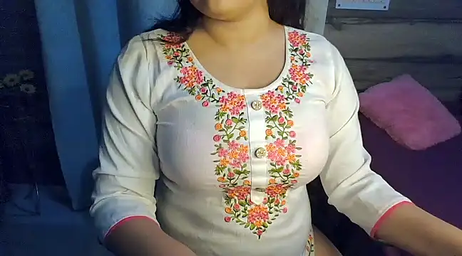 Snapshot of Trezza chatting on February 2, 2025, 6:58 am Trezza online show from February 2, 2025, 6:58 am