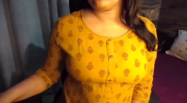 Snapshot of Trezza chatting on February 9, 2025, 5:43 pm Trezza online show from February 9, 2025, 5:43 pm