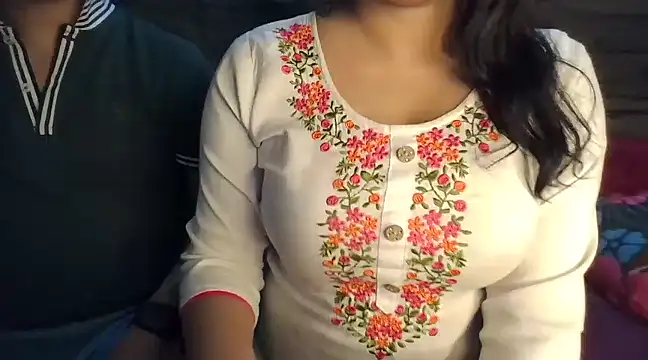 Snapshot of Trezza chatting on February 13, 2025, 8:13 pm Trezza online show from February 13, 2025, 8:13 pm