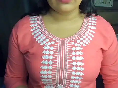 Snapshot of Trezza chatting on October 21, 2025, 11:05 pm Trezza online show from October 21, 2025, 11:05 pm