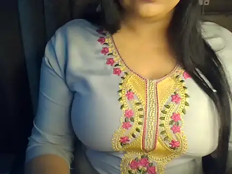 Snapshot of Trezza chatting on January 16, 2026, 8:13 pm Trezza online show from January 16, 2026, 8:13 pm