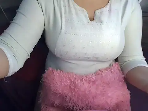 Snapshot of Trezza chatting on February 15, 2026, 9:22 pm Trezza online show from February 15, 2026, 9:22 pm